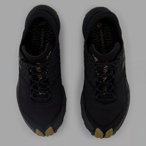 New Balance Minimus trail  Black and Gold Sneakers men's size 8 NWT